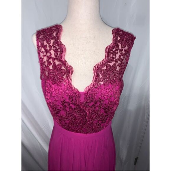 Fuchsia colored long dress with lace size 6 - Picture 2 of 5